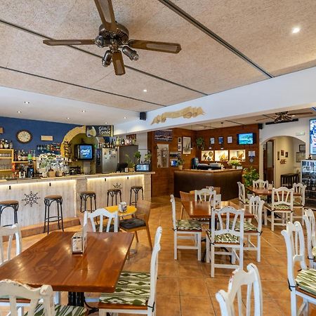 Hostal Doris - Adults Only Colonia de Sant Jordi Buitenkant foto