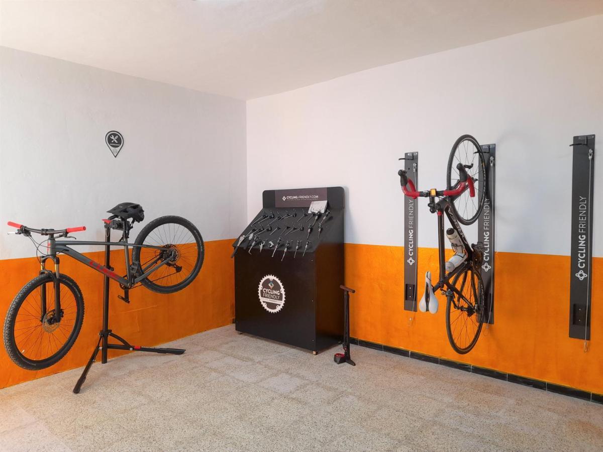 Hostal Doris - Adults Only Colonia de Sant Jordi Buitenkant foto